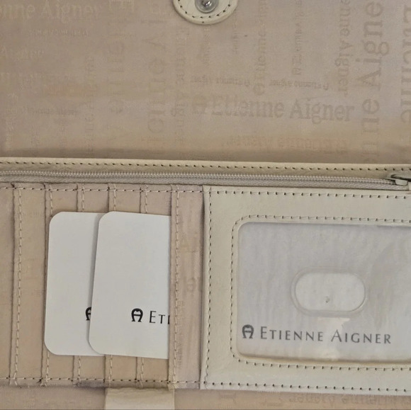 Wallet - Picture 12 of 12